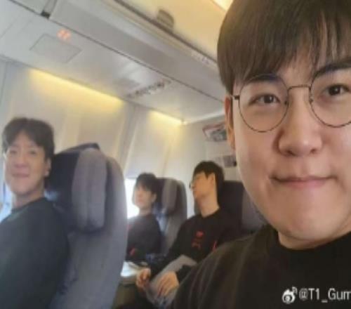 T1下路选手Gumayusi晒照：我平安抵达中国啦