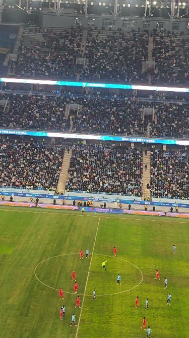 英博首次战胜卫冕冠军