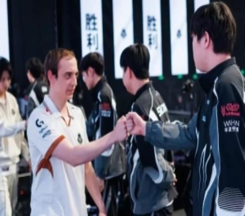 G2晒照：阳光啊多明媚是时候抖海遨游了