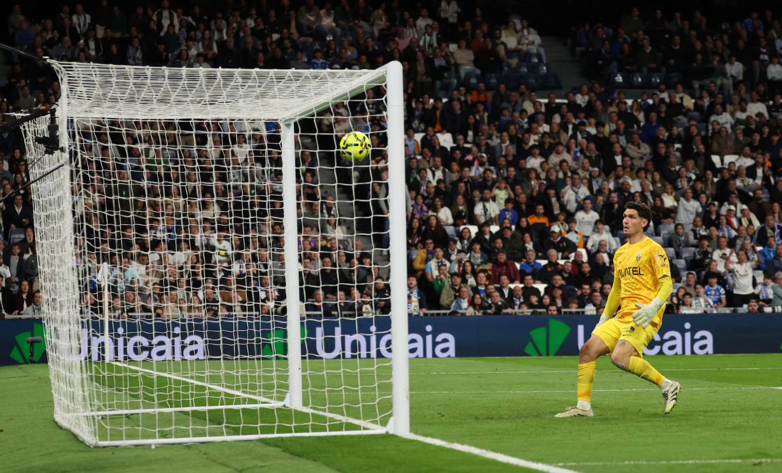 居勒尔70米惊天吊射封神，皇马青训狂