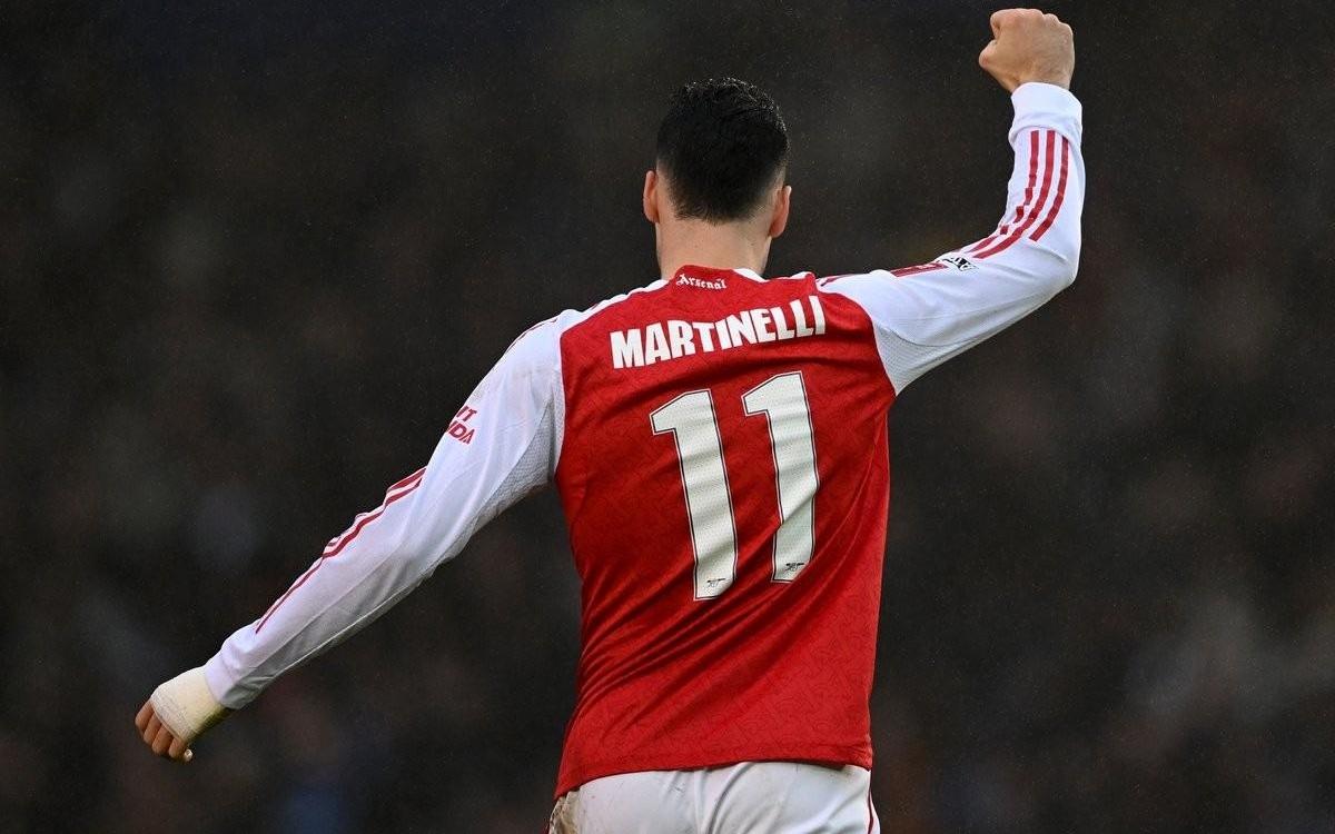 自沃尔科特以来，马丁内利是首位足总