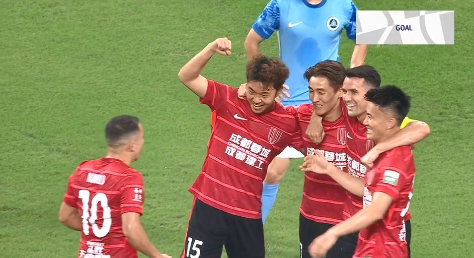 第15分钟，韦世豪助攻严鼎皓推射破门