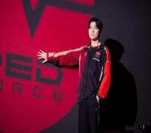 Kingen：Scout选手会投入自己的时间来帮助其他队员提升实力