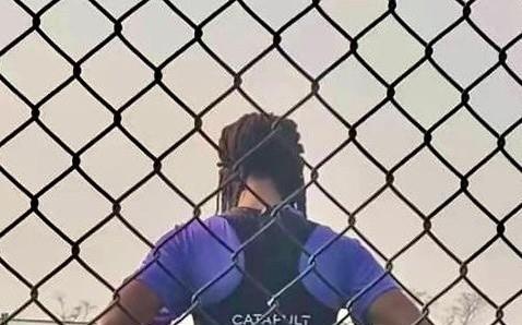 记者：彝族球员日火瓦体正在津门虎试训他曾在川超飞踹裁判