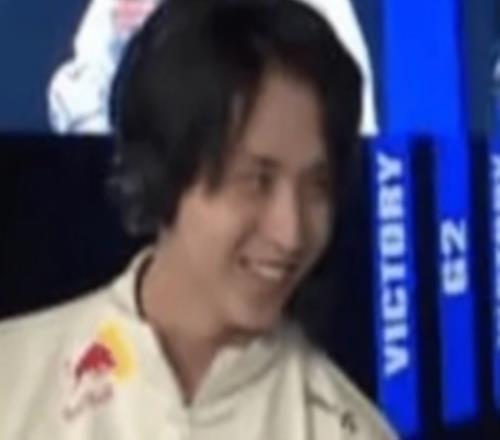 前LPL英文流解说Kitty整活：当你意识到shad0w是欧洲人时