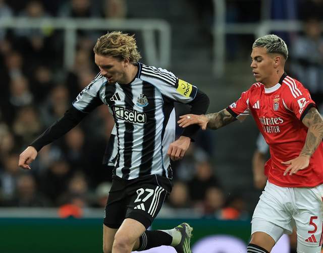 03!62岁穆里尼奥一筹莫展:上任33天欧冠2连败0分摆尾