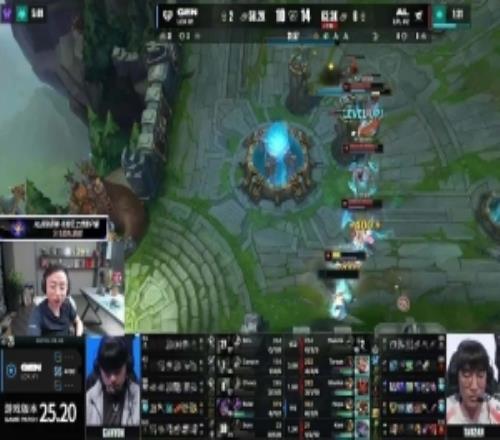 团队的力量！水晶哥：他们永远是五个人一起玩游戏没有靠一个C！