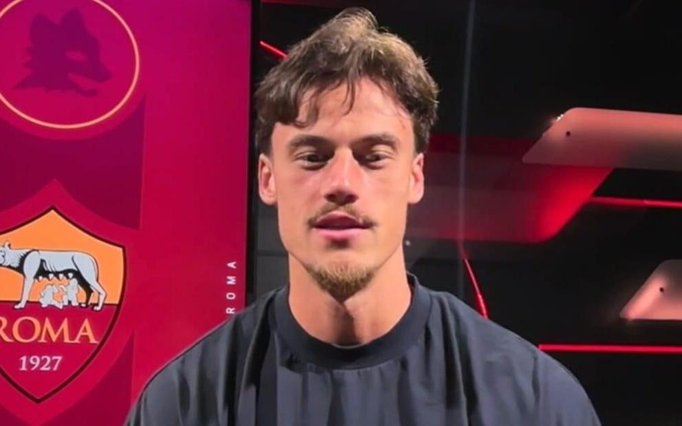 斯维拉尔：球迷一直提醒我们，罗马德比是一年最重要的比赛