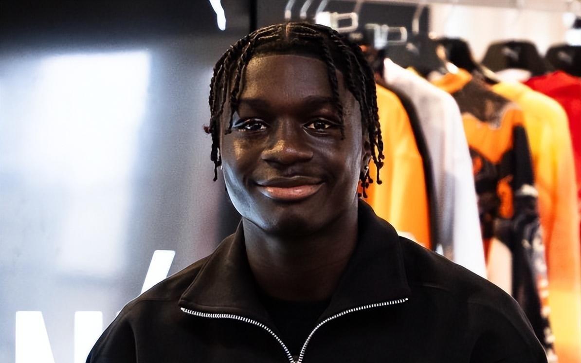 2球2助攻18岁中场天才横空出世漫天