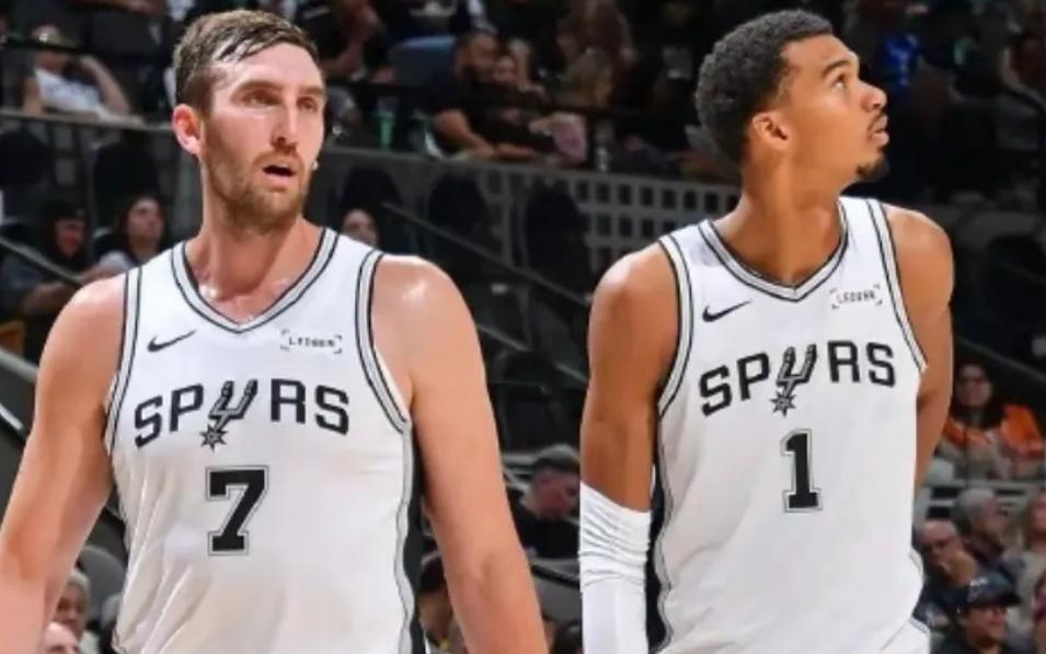 又拿两双数据！力压文班亚马，马刺中锋爆发了！