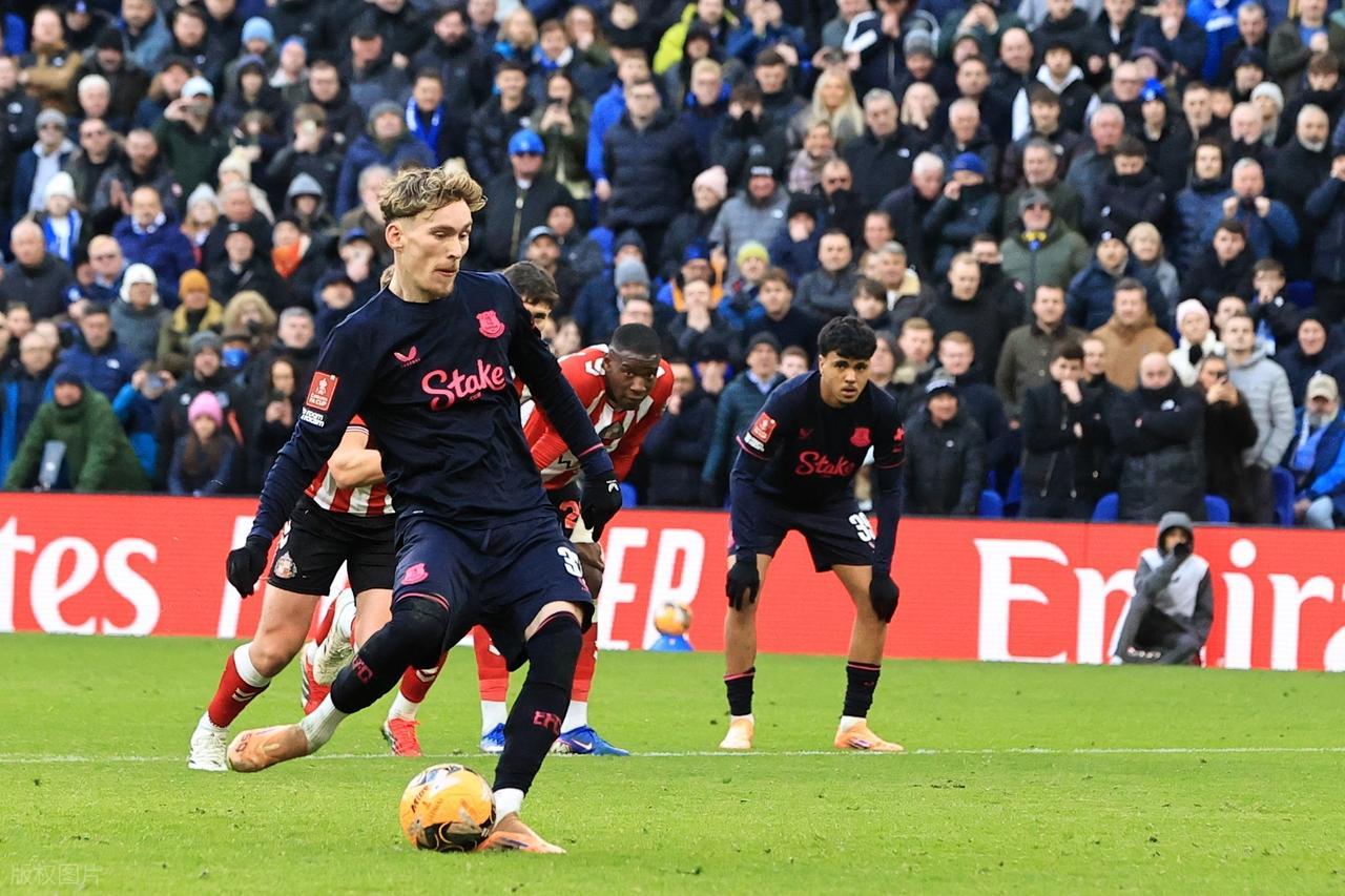 英超：维拉分心欧联杯，埃弗顿能否走出低谷维拉VS埃弗顿