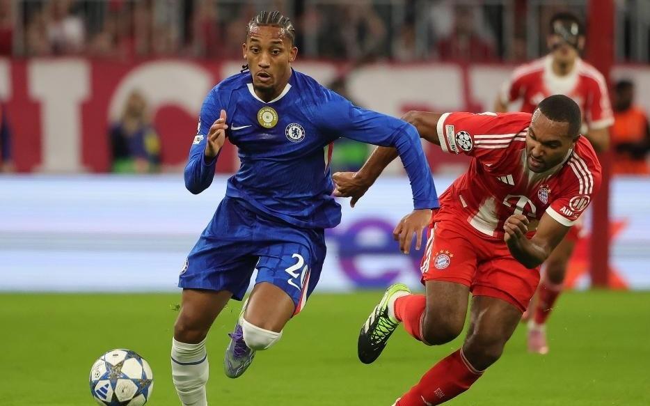 欧冠乌龙加红牌，巴萨0：3被切尔西击中