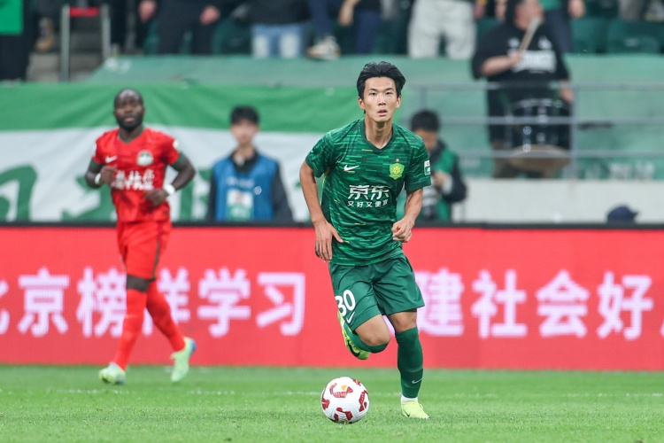 国安官方：19岁后卫范双杰左大腿拉伤，将伤缺2周