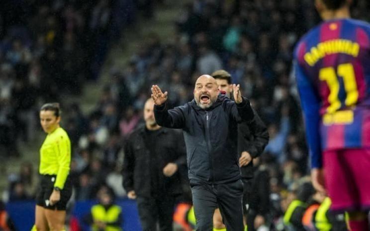 西人主帅：本场比赛本该我们取胜不敢评论霍安怕被断章取义