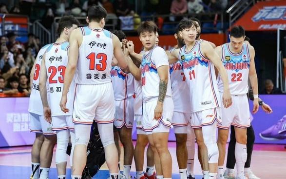 正式确定!CBA超级后卫完成转会,携手周琦,全力冲击总冠军