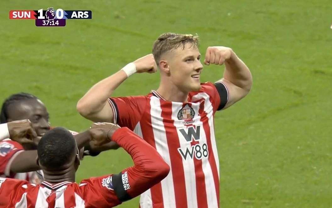 弑旧主，对阿森纳进球的桑德兰后卫巴