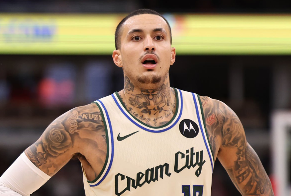 曝雄鹿积极兜售库兹马！交易引援已锁定三大目标：杨瀚森队友在列