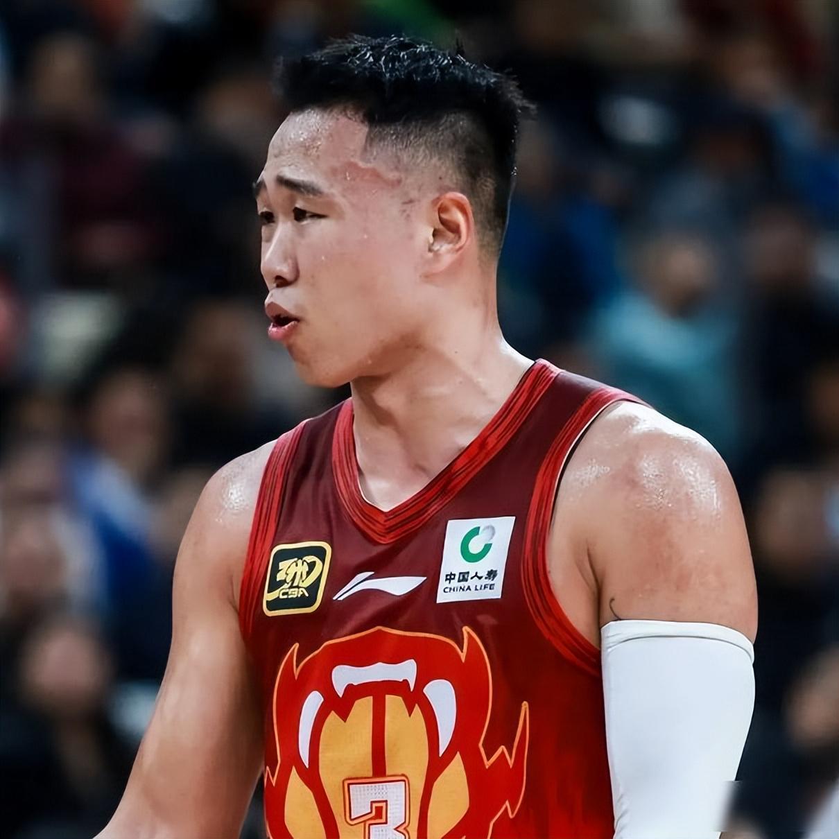 CBA联赛打了八轮，身价暴涨的球员，莫过于以下四位