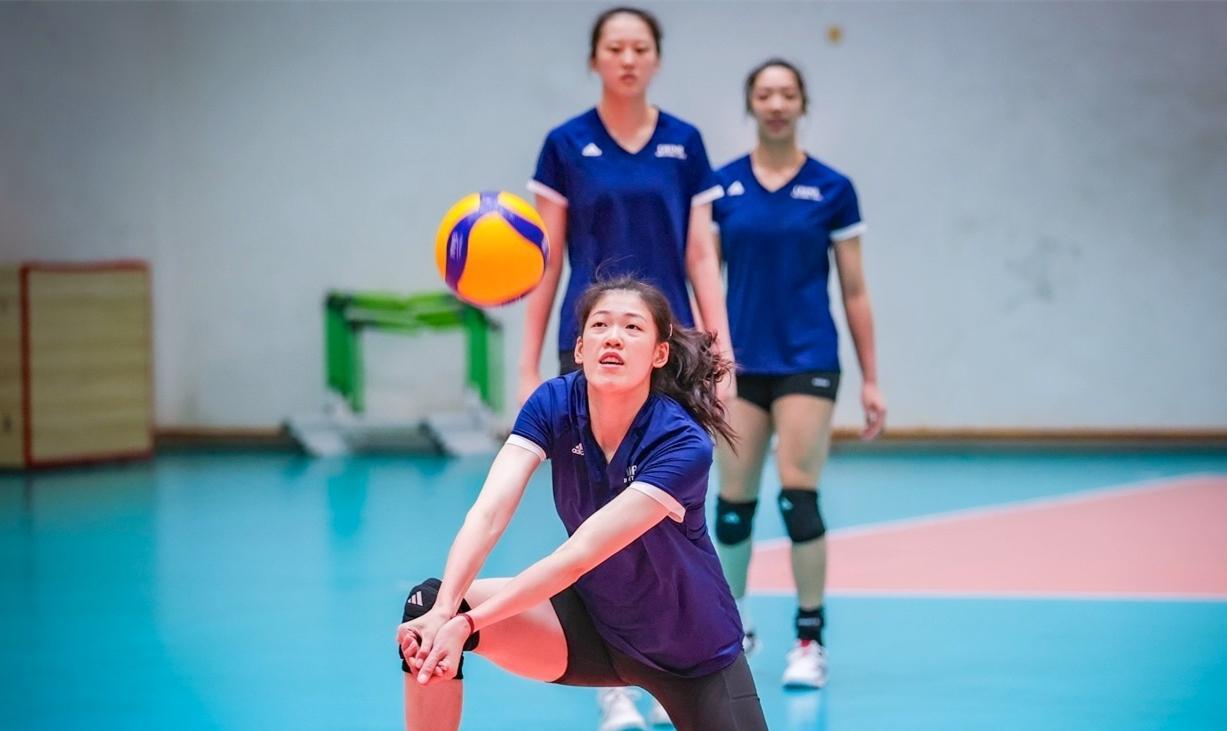 泪目!中国女排25岁王牌穿越6个月伤病归来:剑指世锦赛