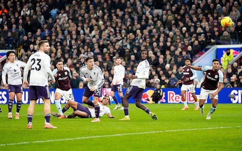 阿斯顿维拉21曼联豪取英超七连胜