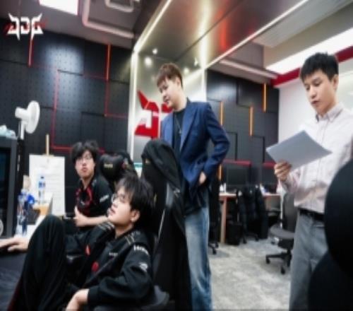 JDG发布赛后返图遭评论区狂喷：不应该发返图应该发的是解散公告