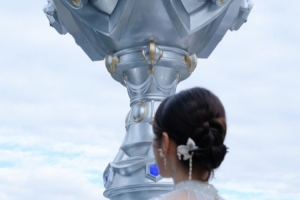 主持人余霜分享媒体日返图：“那么近却又那么远”