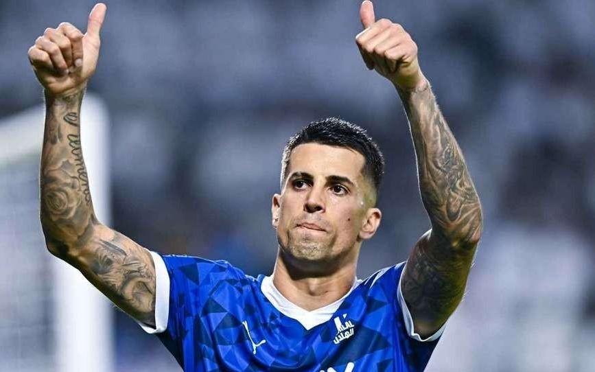 记者：国米想把德弗赖加入坎塞洛交易，坎塞洛优先等待巴萨