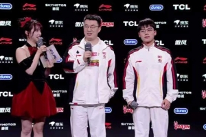 Xiaohu：感觉中单拿五杀是挺难的，还以为Rookie不会给的，感谢他