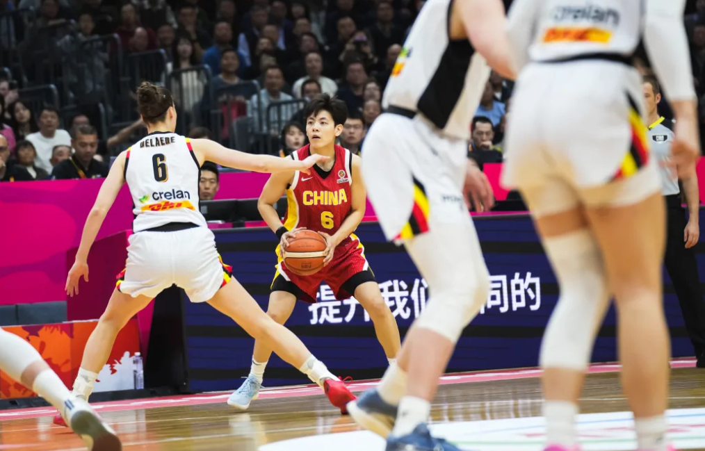 20+11不是张子宇极限！梅斯曼送女篮2句忠告，王思雨杨舒予尴尬了