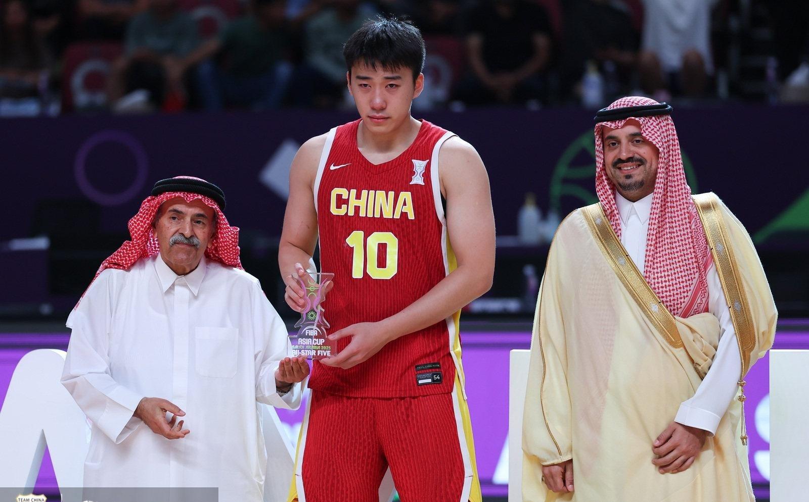 媒体人:目前多家俱乐部正在寻求以青训签约的方式得到王俊杰