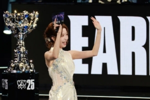 希然分享S15世界赛VLOG：S15多的是你不知道的事幸福与压力并行