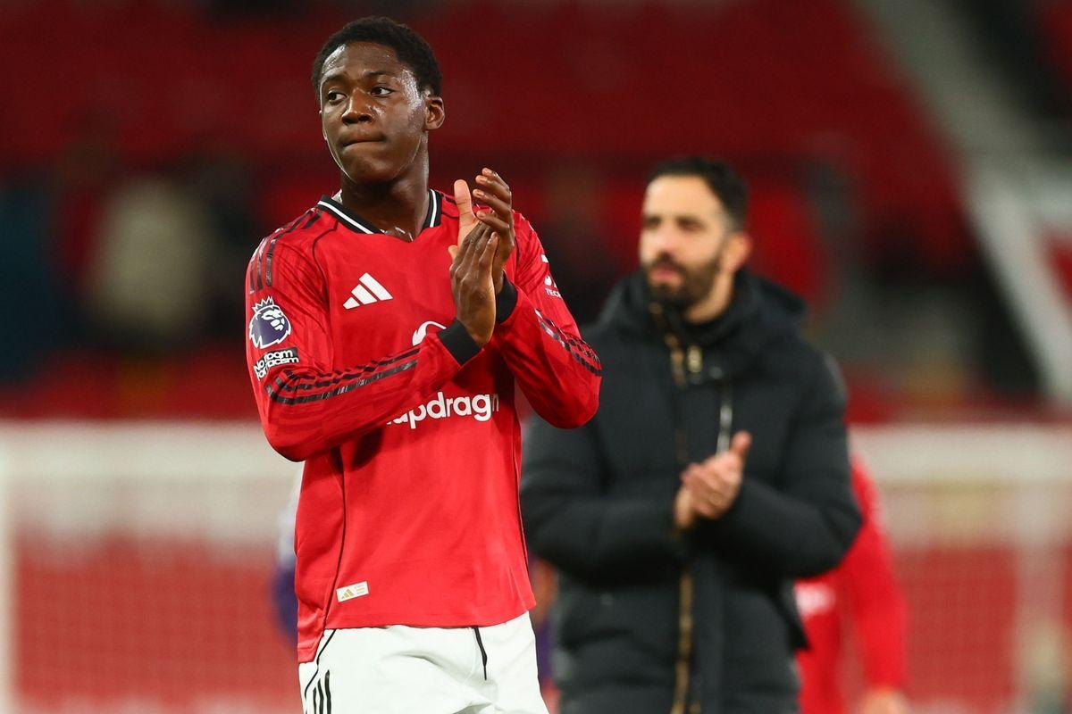 梅努遭前英超球星狠批：在曼联做得不够！转会传闻缠身却难获信任