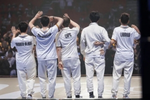 惨遭淘汰后G2发文:妄想、希望、复仇和打入八强,感谢大家