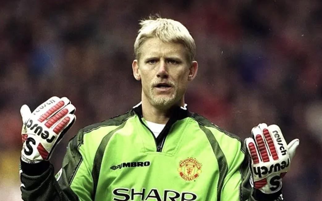 内维尔评英超十大门将：舒梅切尔居首