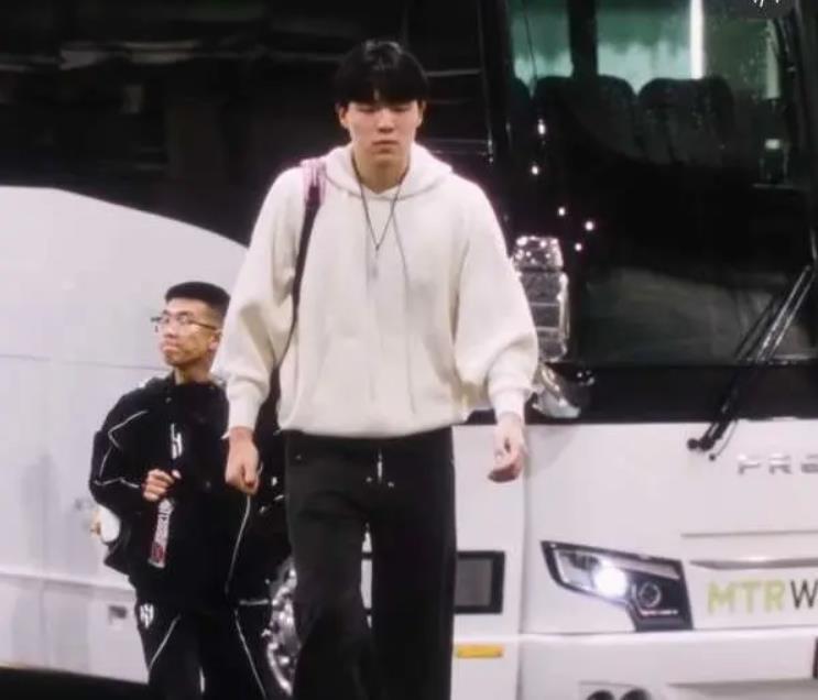 NBA记者：开拓者和混音队共用球馆，所谓下放，就是换地方训练