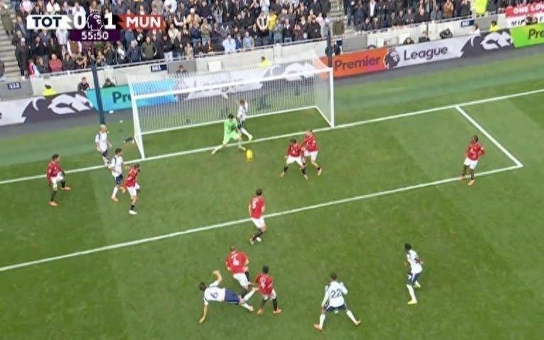 英超：曼联门将拉门斯神级扑救引爆全