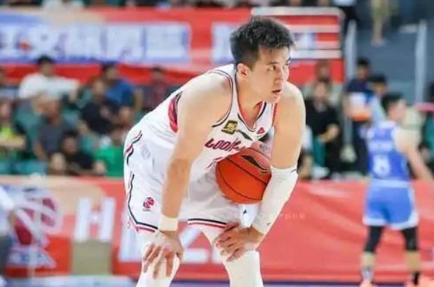 广州龙狮参加NBA季前赛,郭艾伦主动放弃,2米26徐昕错失机会