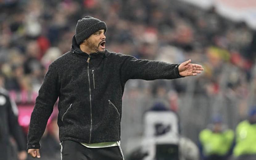 孔帕尼：球队处于困境时两名球员挺身