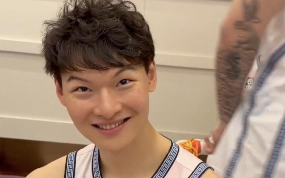 王哲林打趣：明年全明星我也要当扣篮