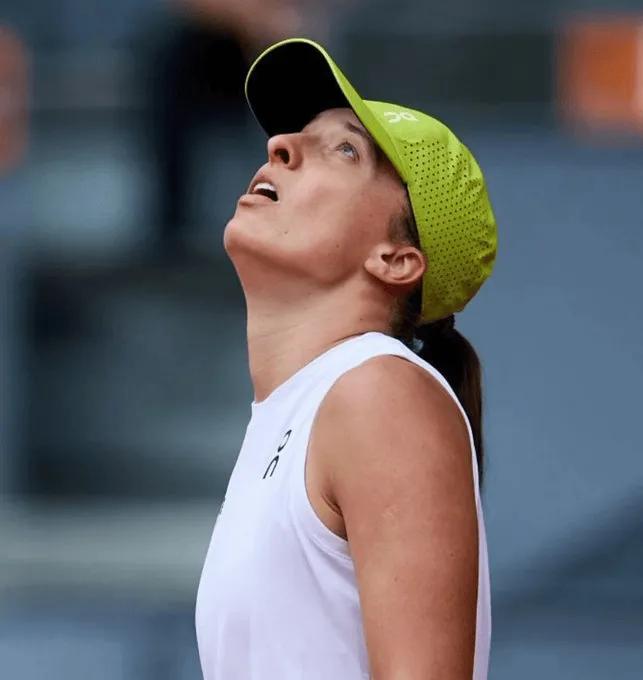 斯瓦泰克不敌莱巴金娜全满贯梦想破碎，网友：双巴大战要来了