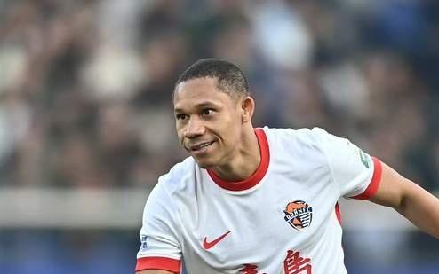 海牛新外援抵达，1.91米B2B中场，津门虎升级防线，挖宝西乙队长