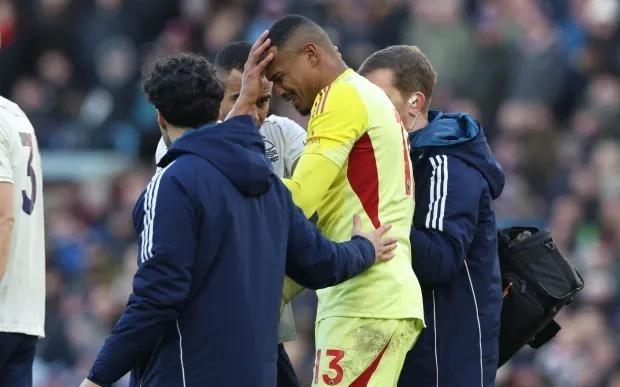 森林门将维克托鲁莽出击送大礼后受