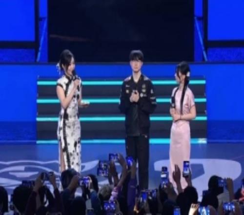 Faker：我们目标当然是夺冠希望之后T1也能给大家带来精彩的一面