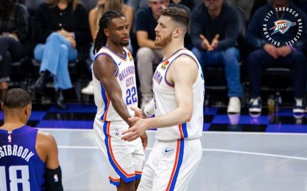 卫冕冠军强势复苏！神将33+19狂刷纪录，威少5三分轰24分9助