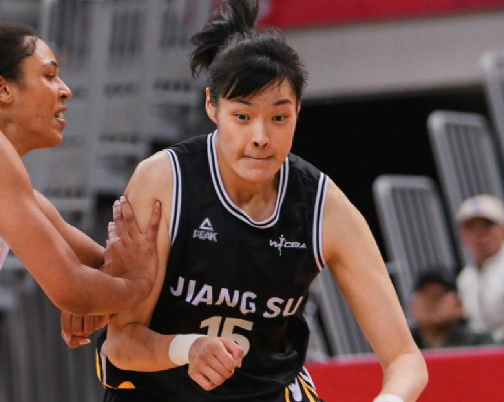 连场轰20+！中国女篮26岁2米王牌闪耀：升联盟第2，宫帅招她吗
