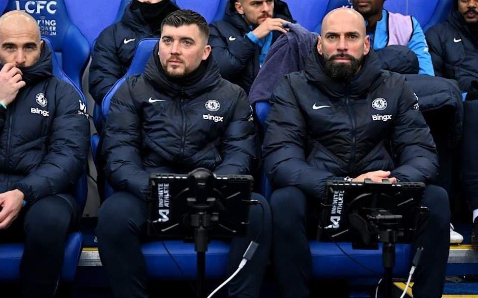 邮报：卡巴列罗等马雷斯卡助教已离开