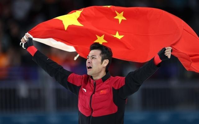 新华社评宁忠岩夺冠：意料之外的突破，意义深远