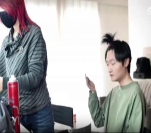 老FPX野辅不是决裂了WBG发布拍摄花絮：Tian与Crisp亲密互动