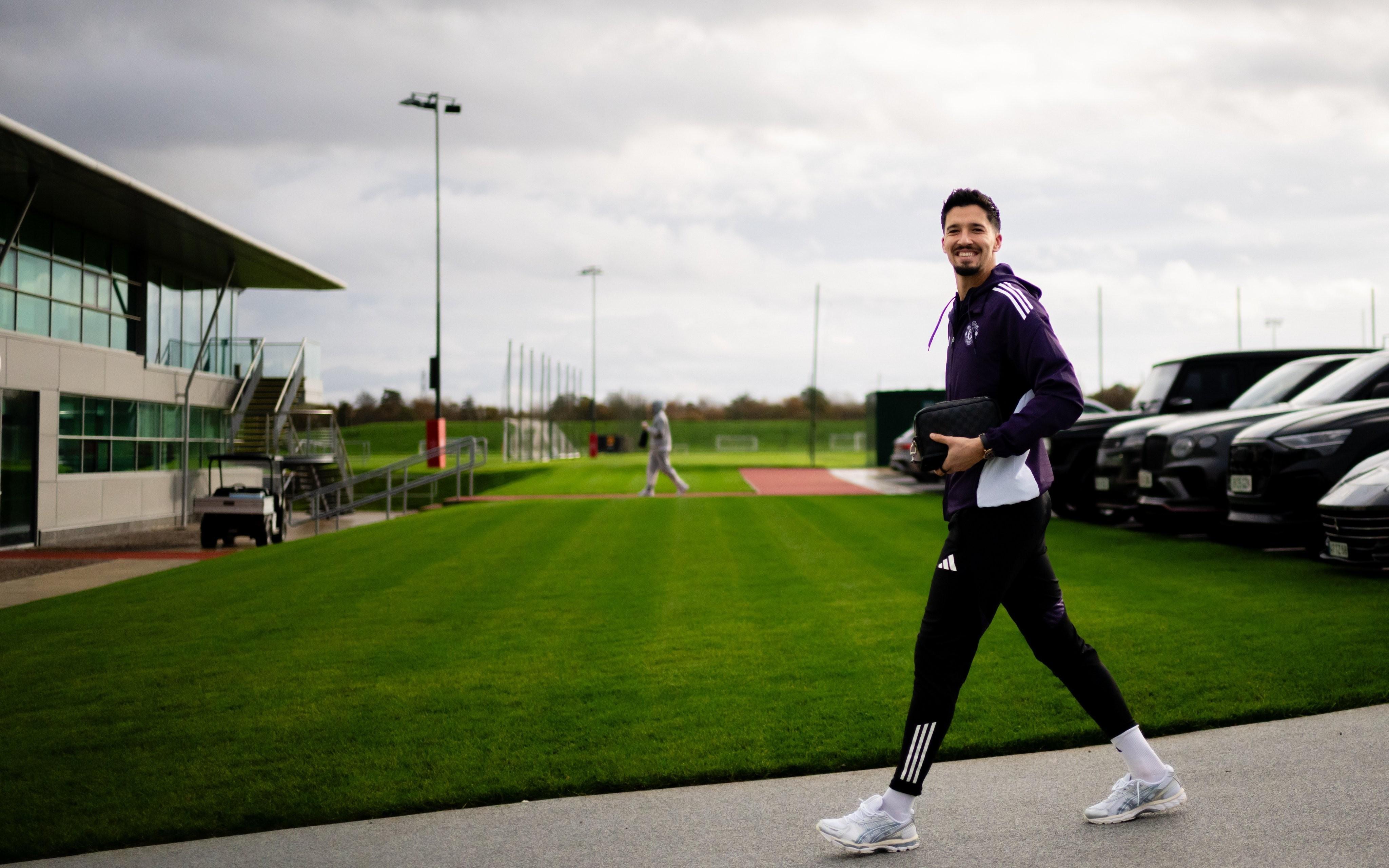 记者：曼联明年6月将举办卡灵顿基地