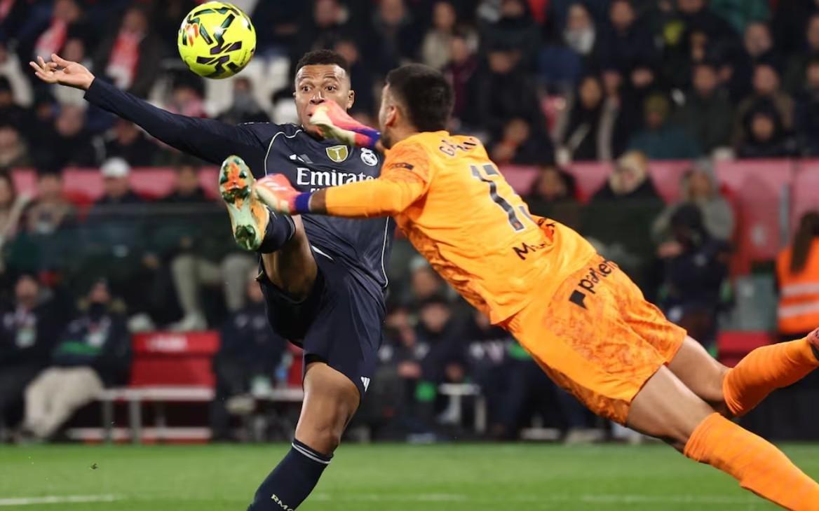 赫罗纳门将加萨尼加：我们的机会比皇